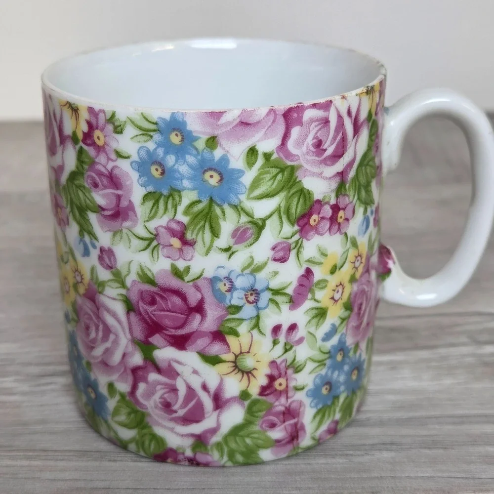Set of 3 Vintage-Style Floral Ceramic Tea Cups Shabby Chic Cottagecore Floral